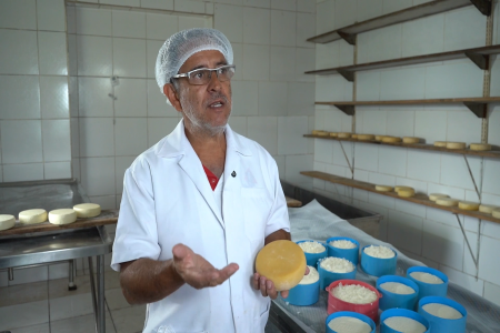 Delmar Macedo, produtor de queijos • Anderson Porto | Itatiaia