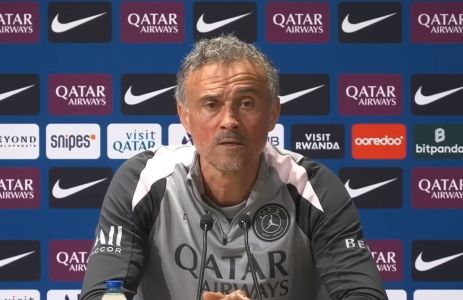 Luis Enrique em entrevista coletiva na temporada 2025/2026 do PSG