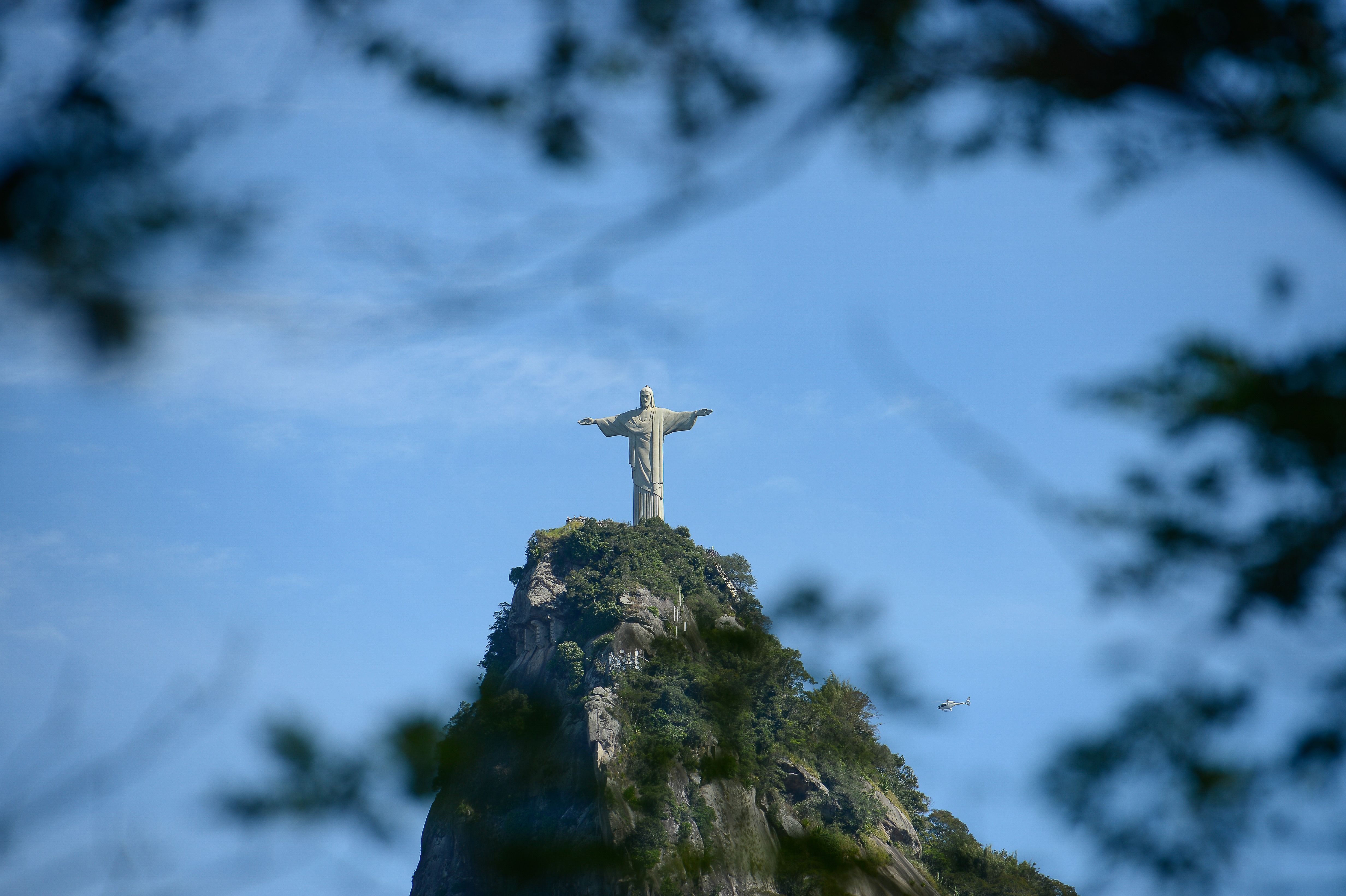 Ciclone-bomba: Parque Nacional da Tijuca e Cristo Redentor são fechados por ventos fortes