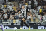 Zagueiro do Atlético revela inspiração em jogador do Liverpool