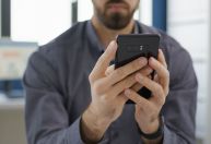 Ligações mudas que desligam sozinhas têm um motivo escondido; entenda
