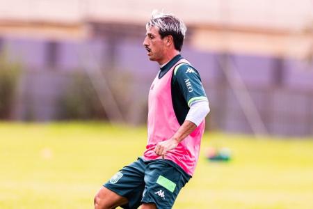 Gabriel Galhardo durante treino do Gama