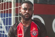 Vitória lança novo uniforme principal e prepara estreia contra o Corinthians