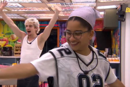 Participantes comemoram liberação da cozinha VIP