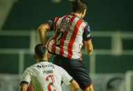 Com reservas e um a mais, Vasco empata com o Barracas Central na Sul-Americana