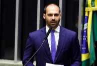 Eduardo Bolsonaro diz ter chamado polícia nos EUA após jornalista rondar casa da família