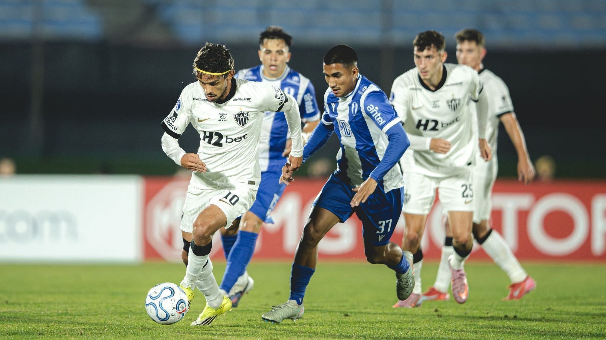 Atlético vacila no Uruguai, cede empate ao Juventud e segue sob risco na 'Sula'
