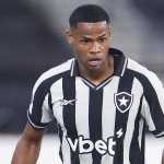 Botafogo toma decisão sobre Jr. Santos para jogo contra o Atlético