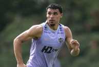Titular do Atlético se recupera de lesão, é liberado e pode jogar contra o Cienciano