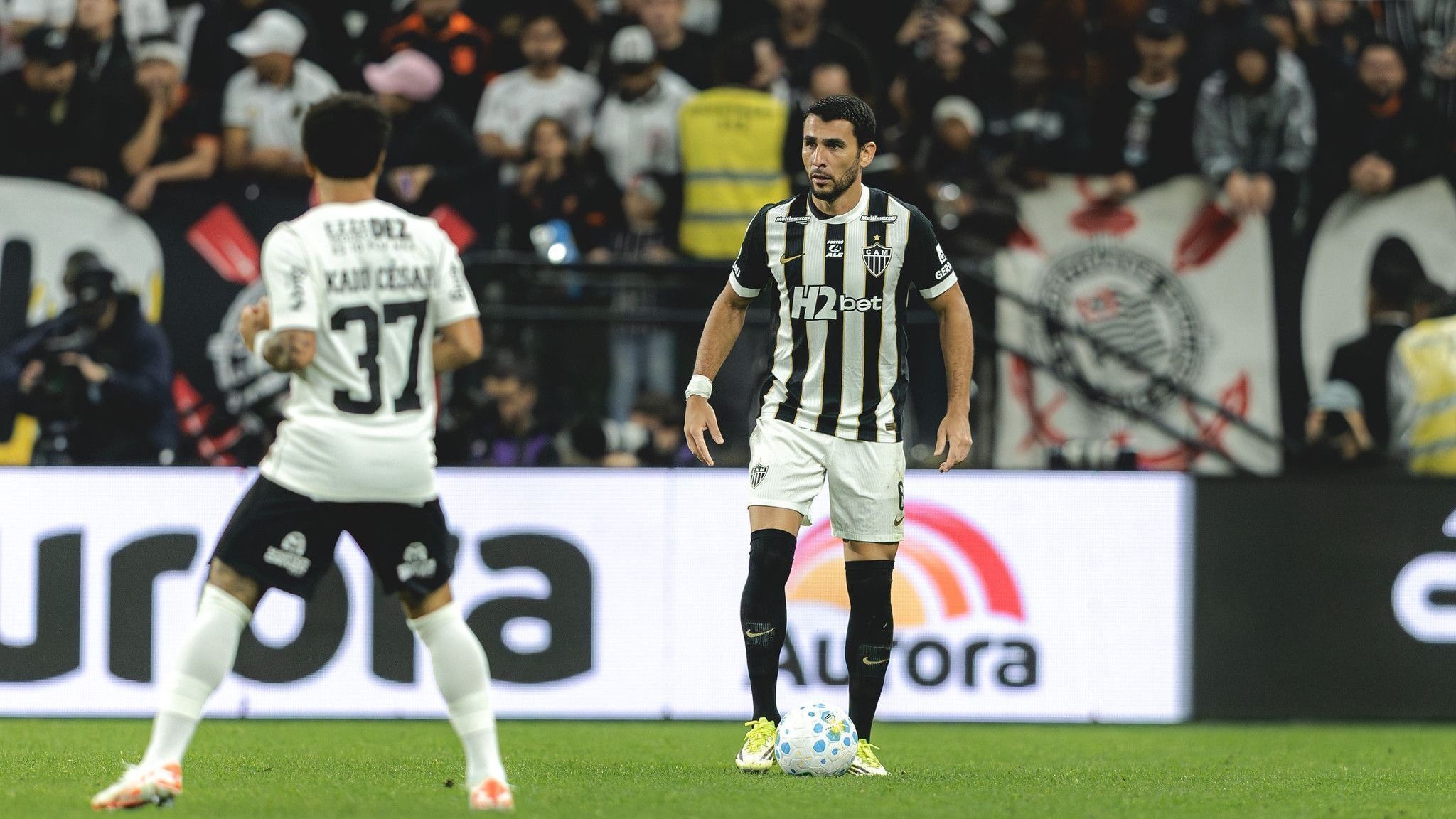 Após derrota para o Corinthians, zagueiro do Atlético desabafa: 'Um gol desse jeito'