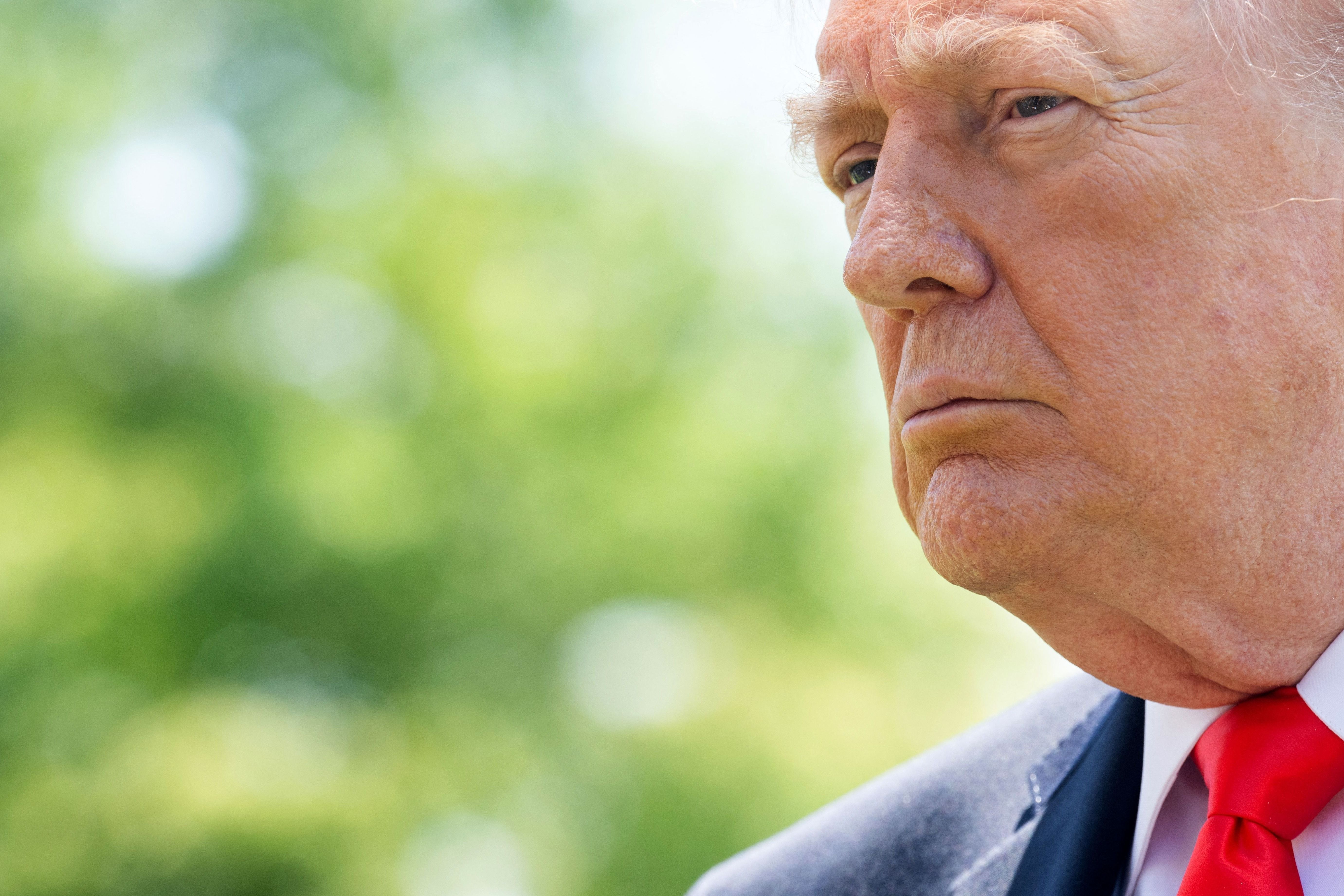 Presidente dos Estados Unidos Donald Trump anuncia sanções 'mais devastadoras' contra o Irã