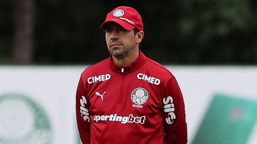 Palmeiras treina sem Paulinho em preparação para Libertadores