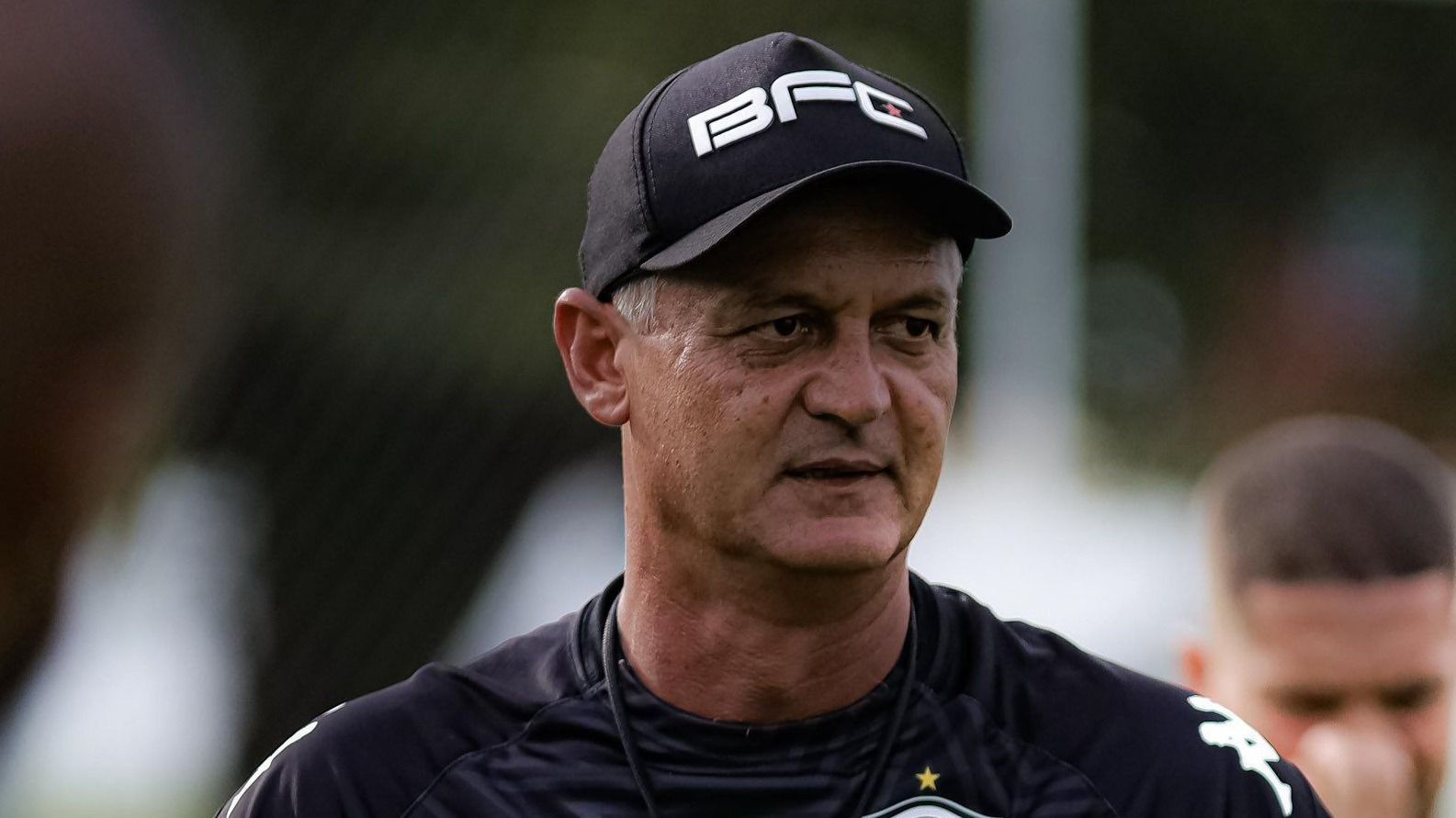 Lisca rebate críticas de Ruy Cabeção e diz: ‘Vai fazer tua vida'