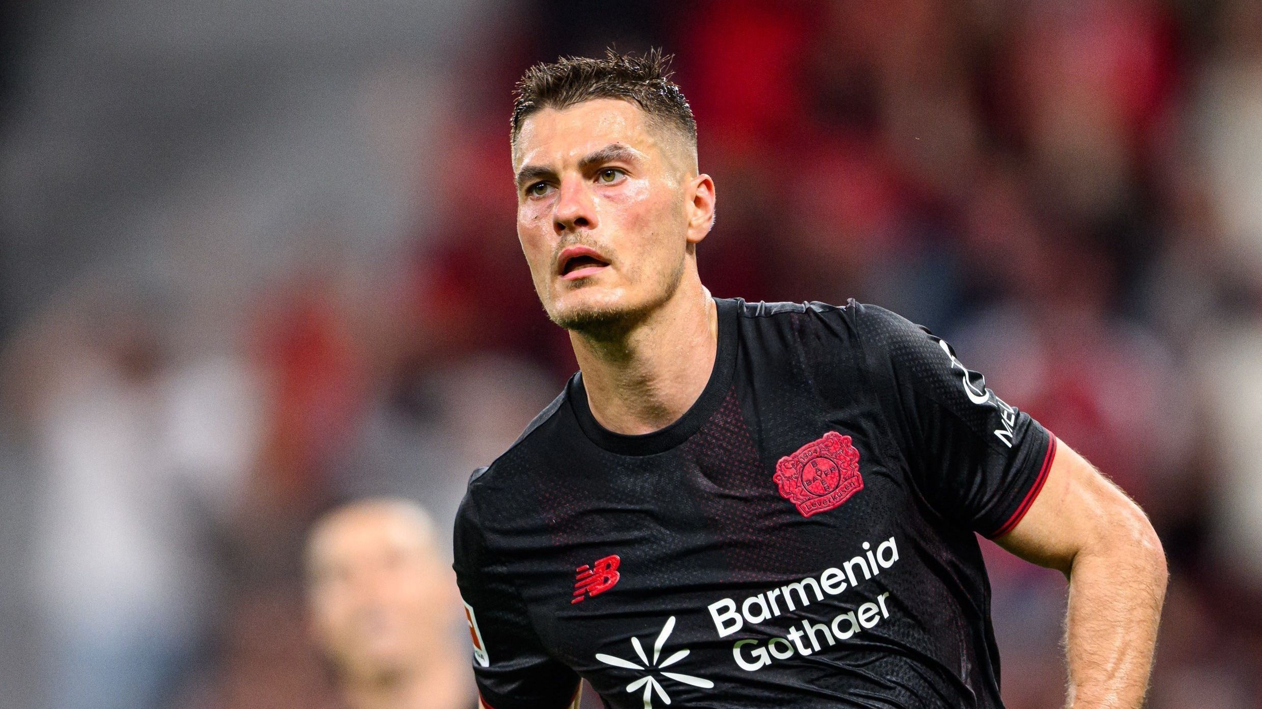 Schick marca hat-trick, e Leverkusen goleia Leipzig pela Bundesliga