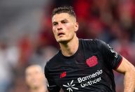 Schick marca hat-trick, e Leverkusen goleia Leipzig pela Bundesliga