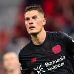 Schick marca hat-trick, e Leverkusen goleia Leipzig pela Bundesliga