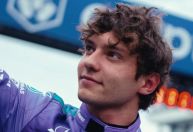 Antonelli se iguala a campeões da Fórmula 1 após triunfo em Miami