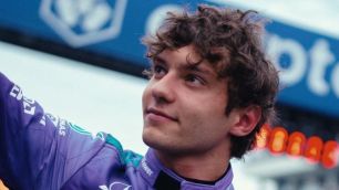 Antonelli se iguala a campeões da Fórmula 1 após triunfo em Miami