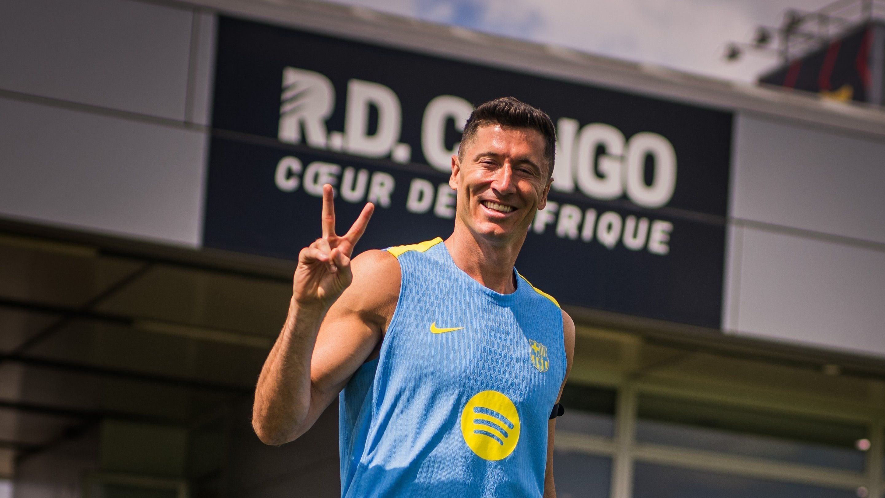 Em meio à crise no Real Madrid, Barcelona vai às redes e alfineta rival
