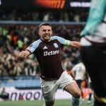 Aston Villa atropela Forest e enfrentará o Freiburg na final da Liga Europa