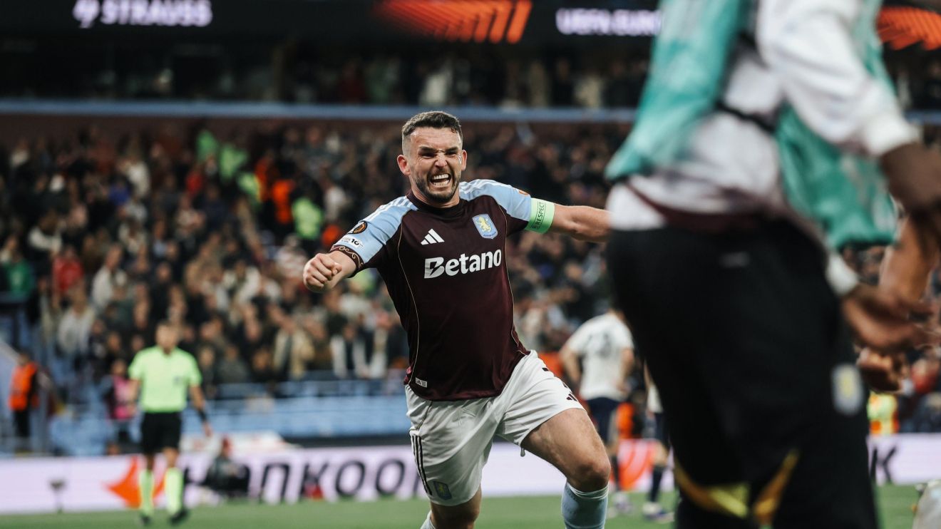 Aston Villa atropela Forest e enfrentará o Freiburg na final da Liga Europa