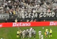 Corinthians x São Paulo tem possível gesto obsceno, briga e objeto em jogador