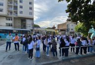 Professores paralisam atividades e protestam no Centro de Varginha