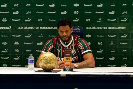 Hulk é apresentado como jogador do Fuminense