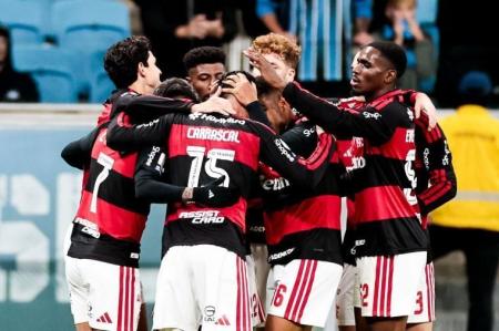 Flamengo comemora gol sobre o Grêmio