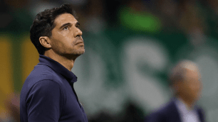Principal organizada do Palmeiras pede saída de Abel Ferreira: 'Perdido'