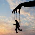 O que é gaslighting? Manipulação emocional afeta diretamente a saúde mental