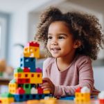 'Queremos brinquedos': campanha reacende debate sobre infância longe das telas