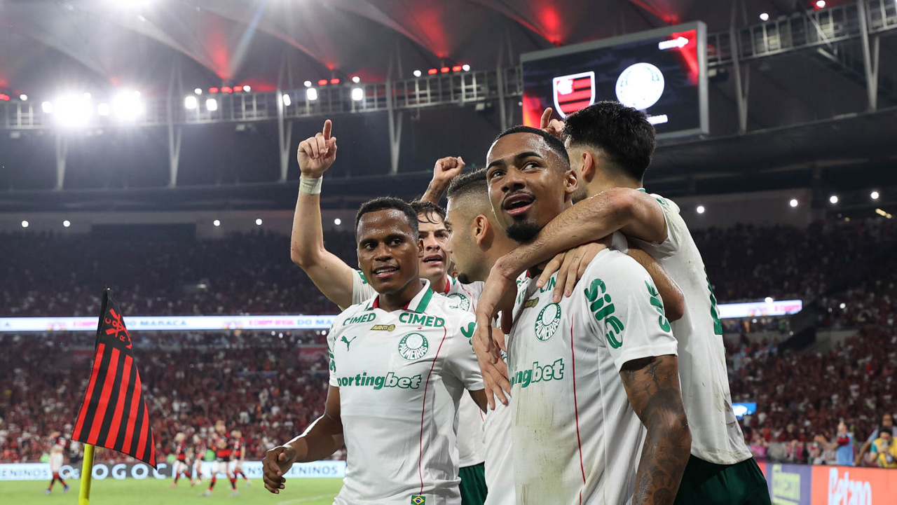 Palmeiras encerra jejum e volta a vencer Flamengo no Brasileirão após nove anos