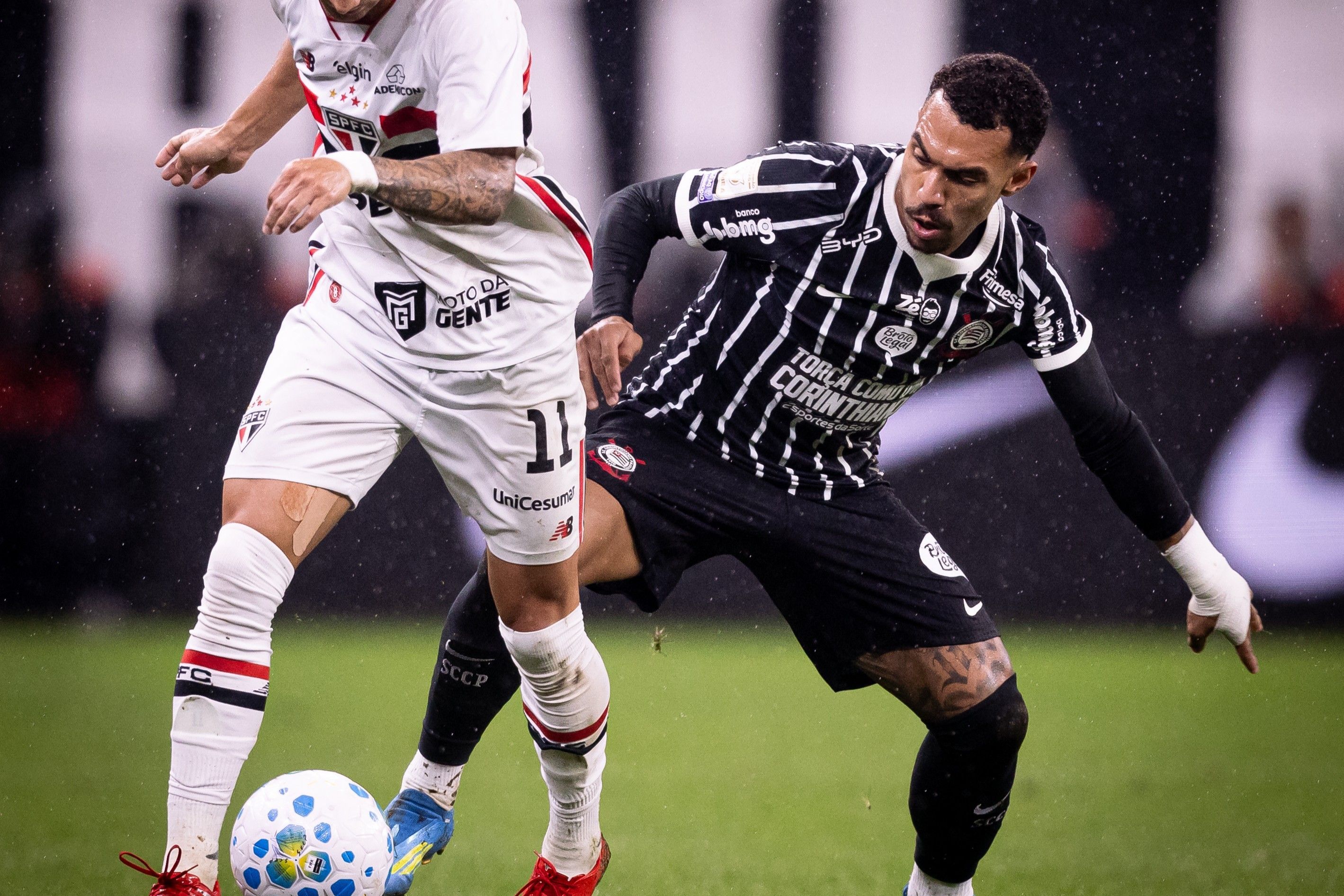 Corinthians x São Paulo: Lateral comenta não expulsão de Bobadilla por gesto obsceno