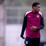 Corinthians recebe sondagem de gigante europeu pelo volante André; saiba detalhes