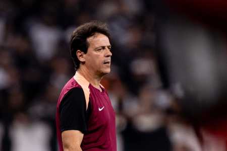 Fernando Diniz, técnico do Corinthians