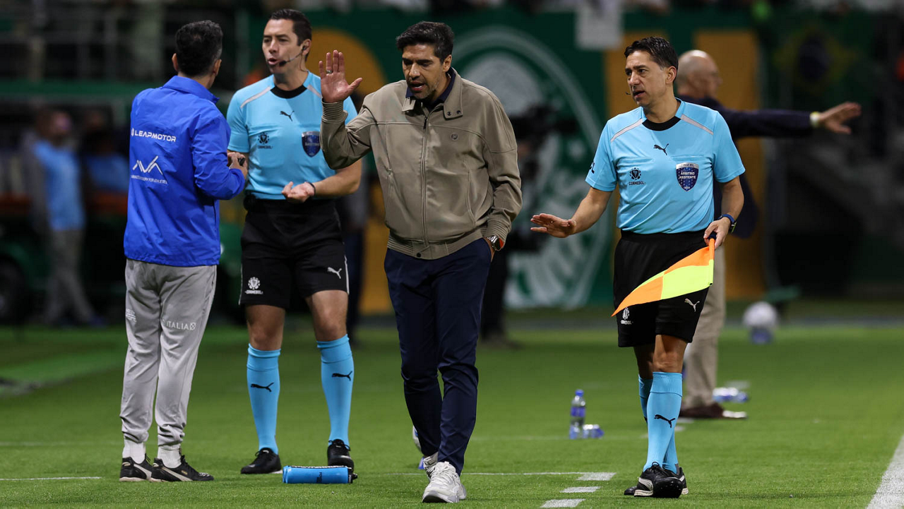 Palmeiras tem mais de um time de desfalques, e Abel Ferreira expõe indignação