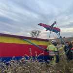 Ultraleve cai logo após decolagem, e piloto é resgatado em estado grave em MG