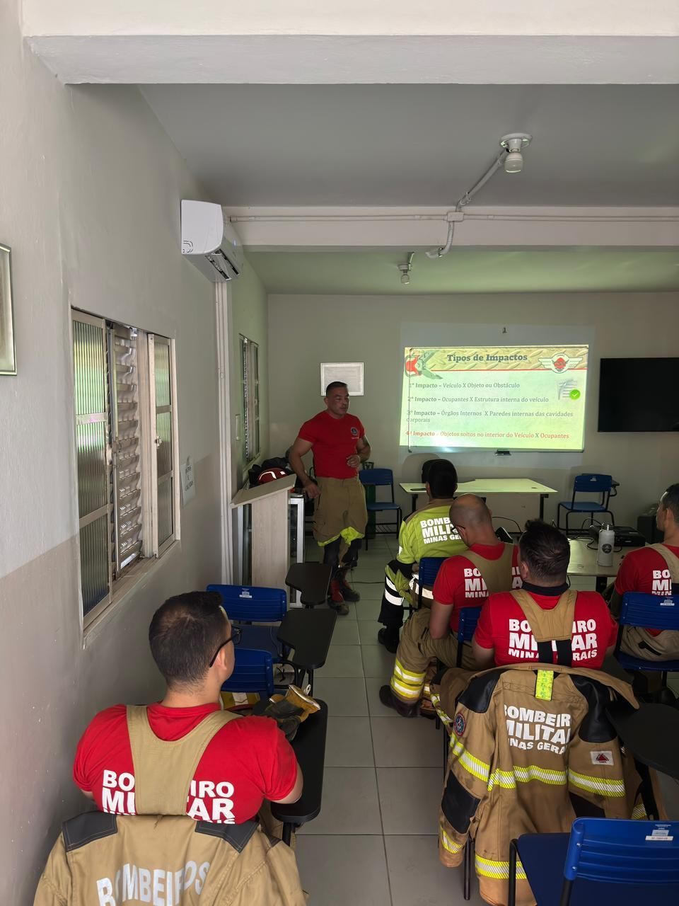 Bombeiros celebram 35 anos em Três Corações com treino de salvamento