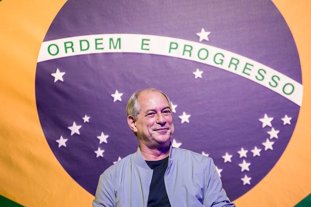 Ciro oficializa candidatura no Ceará com acenos ao bolsonarismo e ataques ao PT