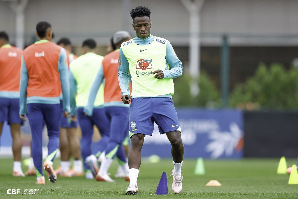 Ancelotti é direto sobre situação de Vinicius Júnior na Seleção Brasileira