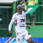 Atacante do Vitória passa por cirurgia e só retorna aos gramados após Copa do Mundo