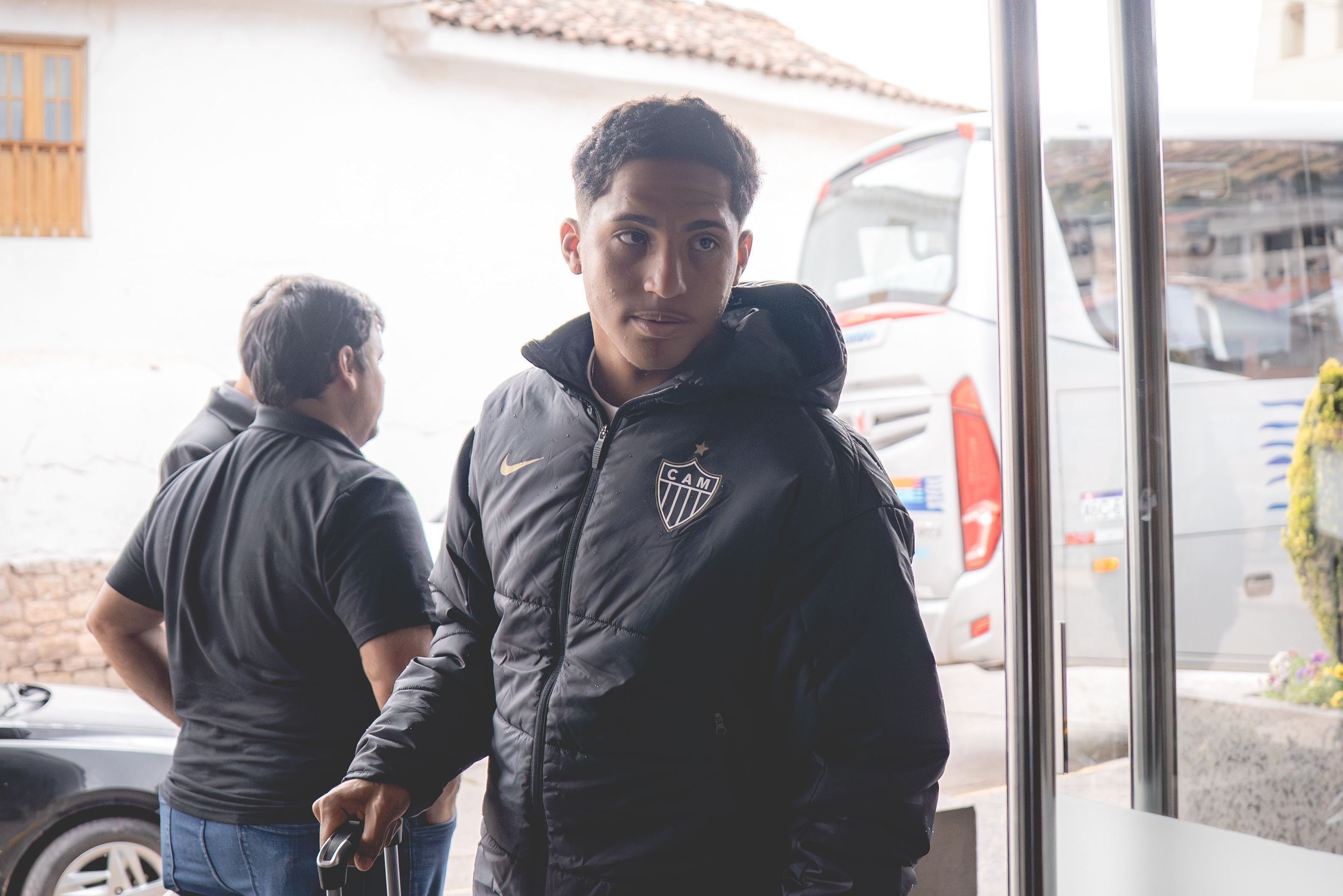 Diretor do Atlético é direto sobre utilização de Riquelme no time principal em 2026