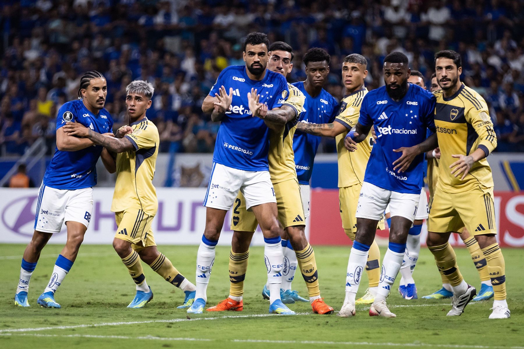 Comentaristas se impressionam com jovem do Cruzeiro e projetam futuro na Seleção