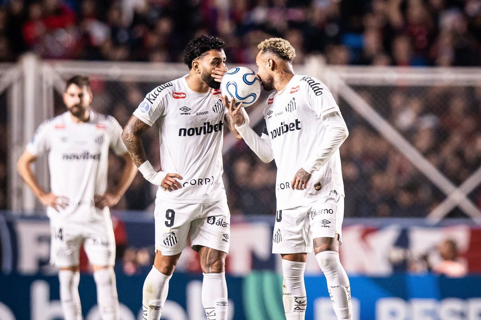 Juntos, Neymar e Gabigol amargam sequência ruim pelo Santos; entenda