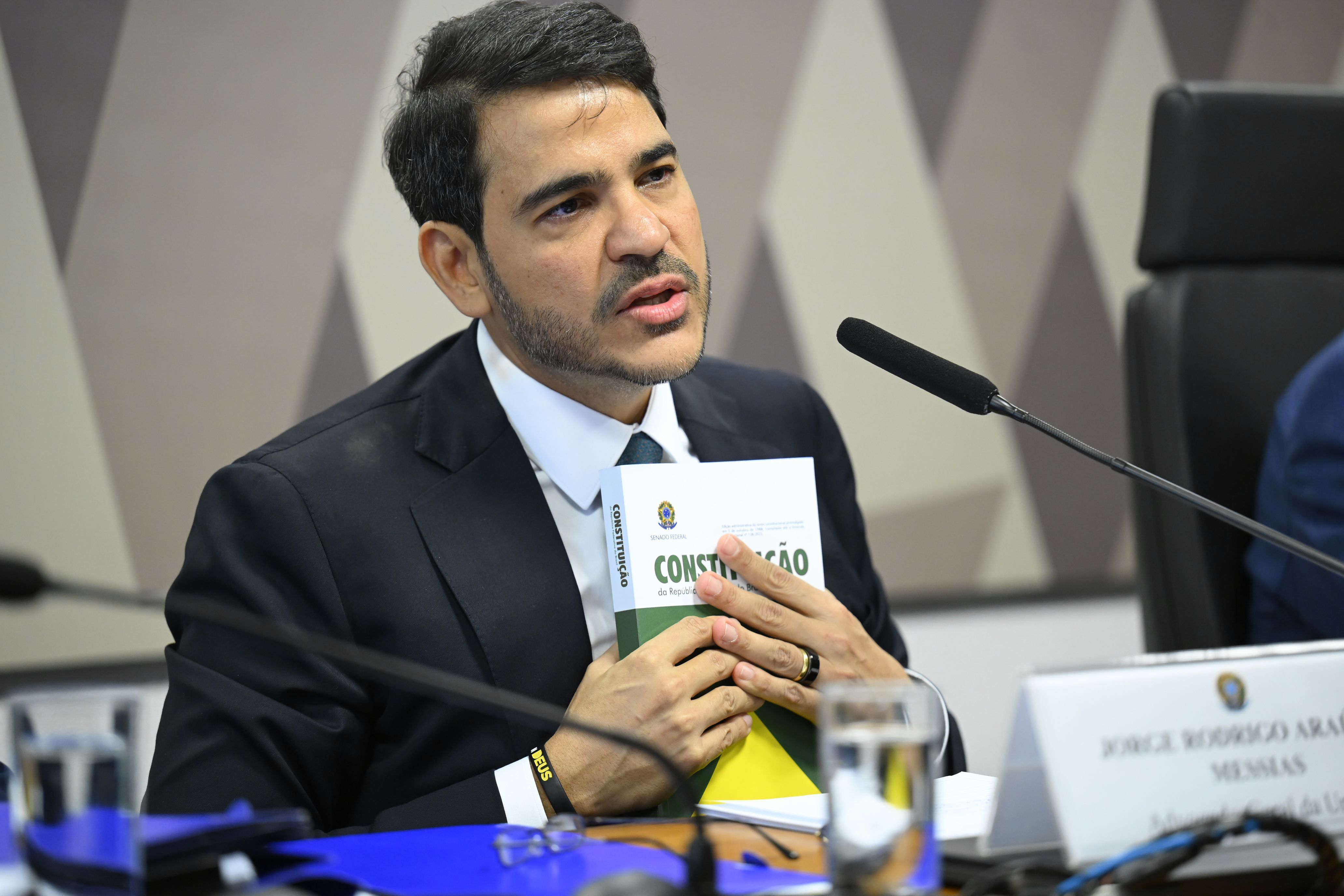 Após rejeição, Messias diz que é preciso ‘coragem para defender princípios’