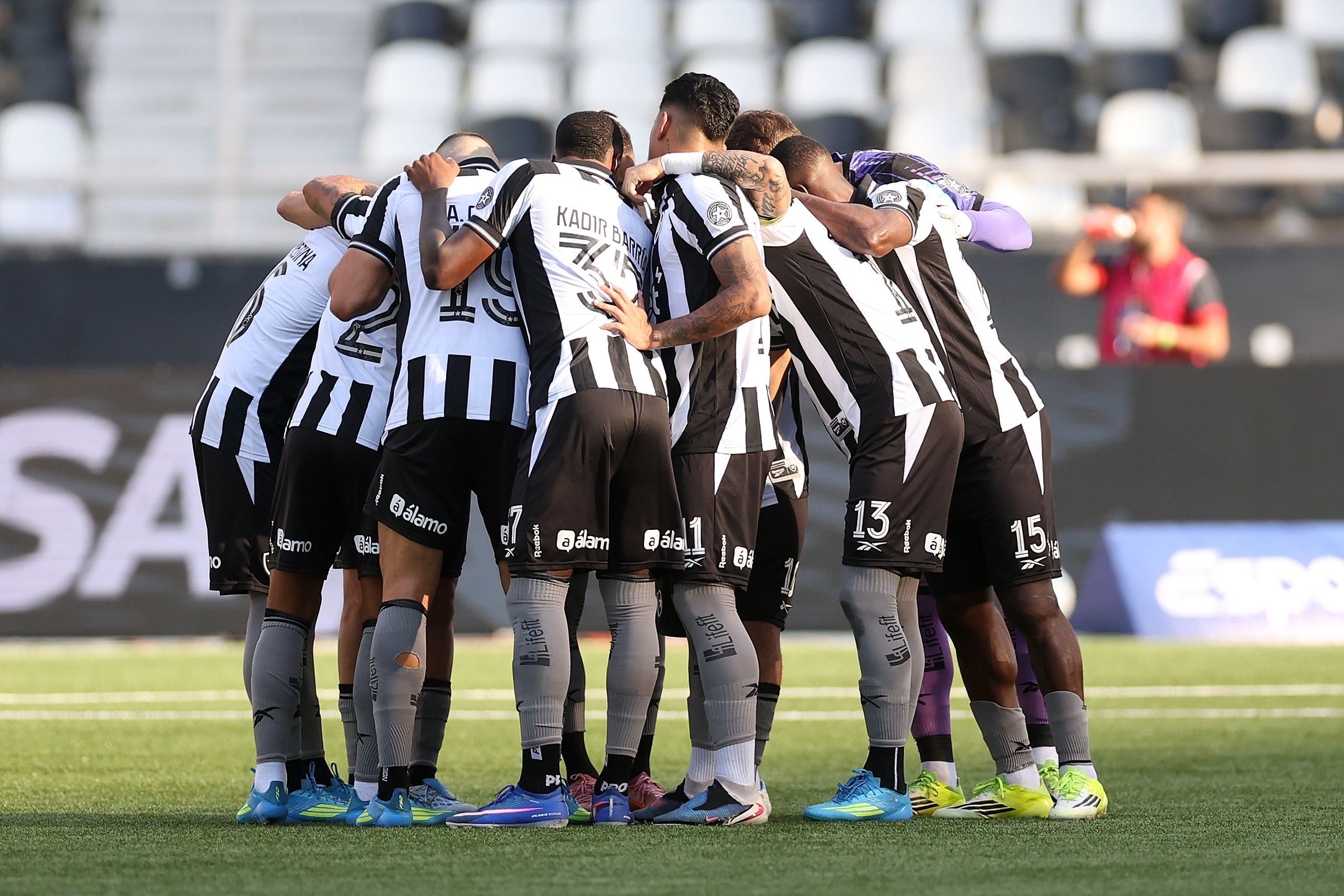 Botafogo perde titular para partida contra o Atlético, pelo Brasileiro
