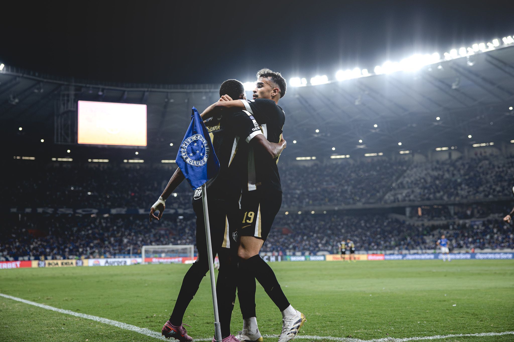 Atlético provoca Cruzeiro após vitória no Mineirão pelo Brasileirão