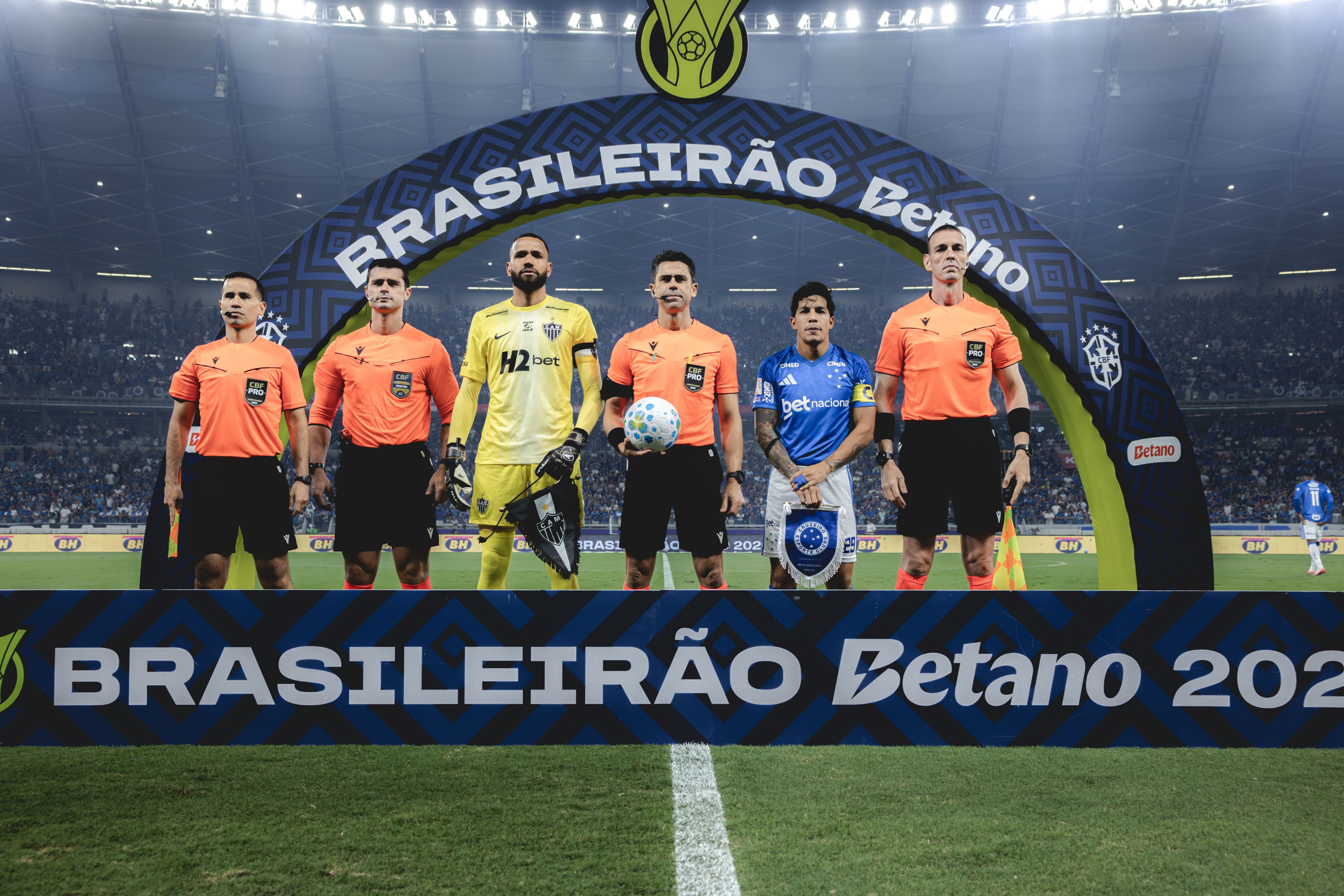 Tiago Leifert detona árbitro de Cruzeiro x Atlético; saiba motivo
