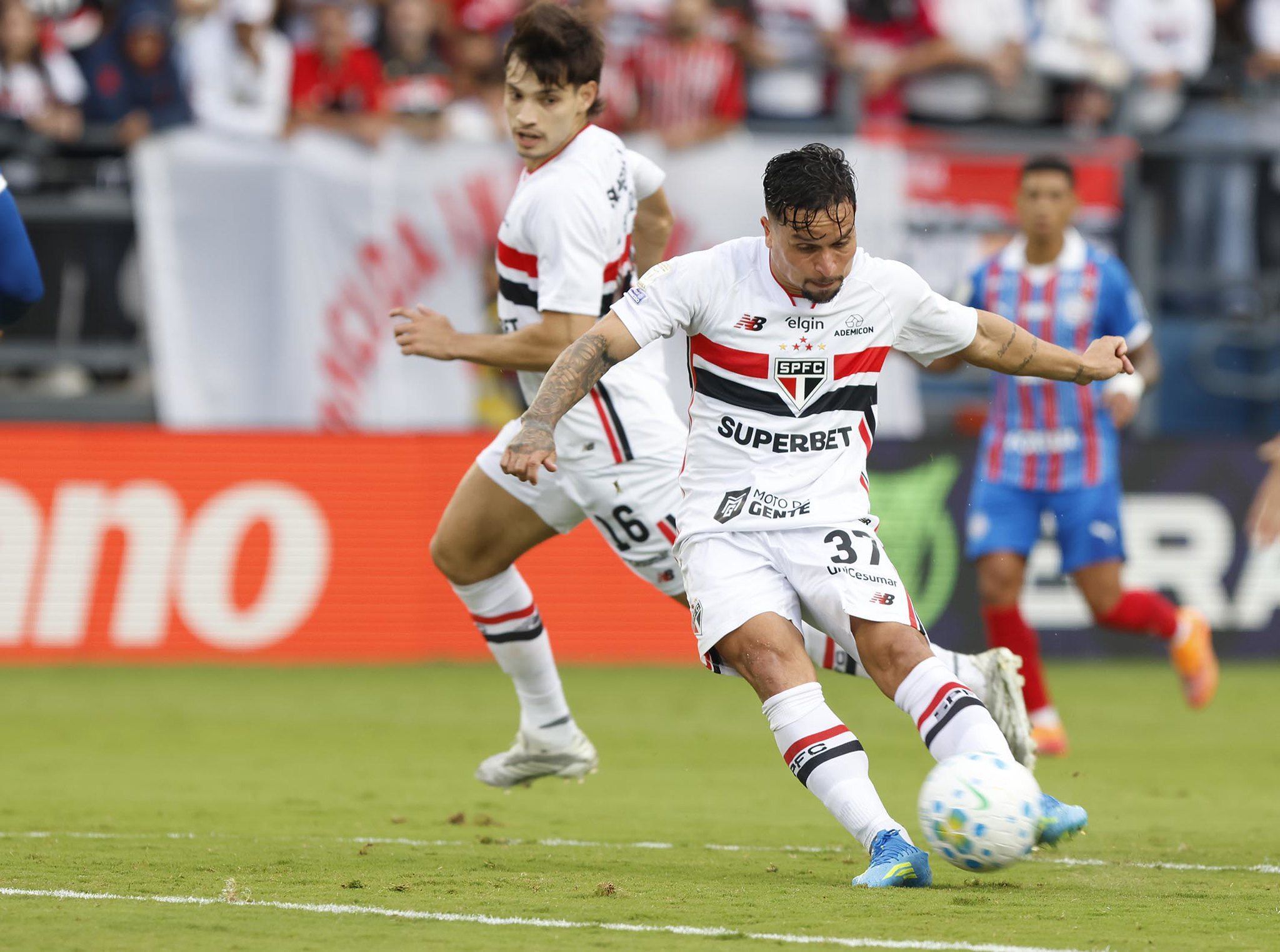 Titular do São Paulo manda recado para Lucas após nova lesão